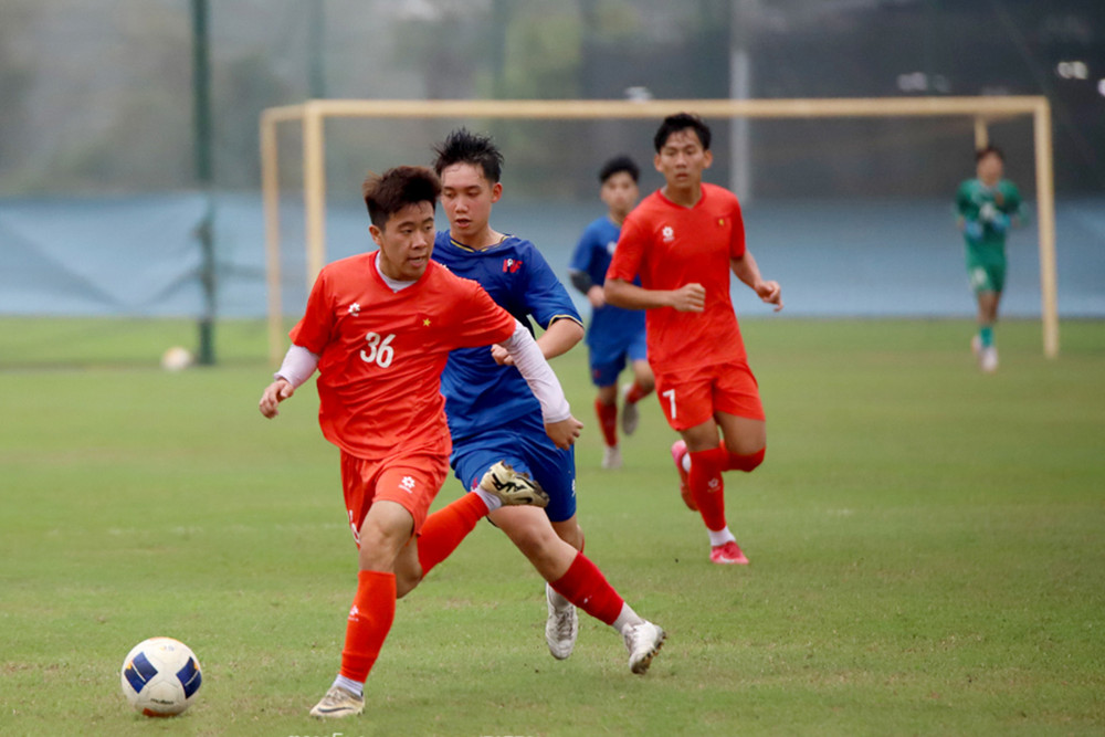 U17 Việt Nam "thử lửa" với U17 PVF. (Ảnh: VFF)