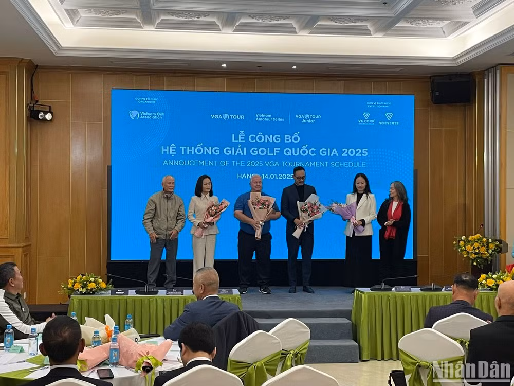 Toàn cảnh buổi lễ công bố hệ thống giải golf quốc gia 2025.