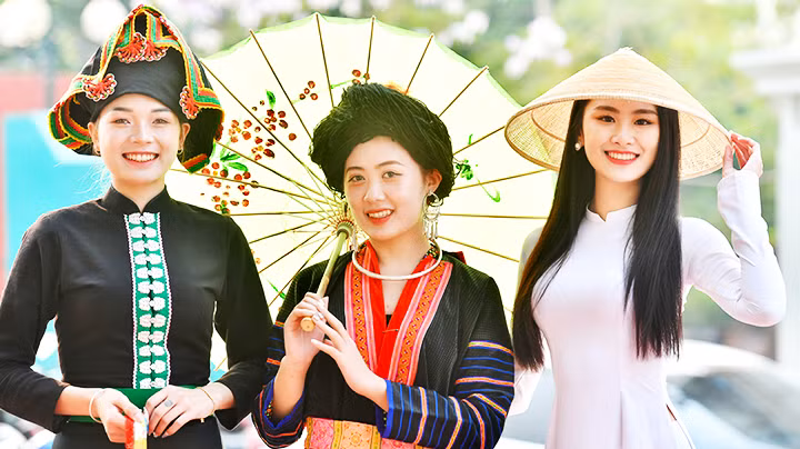 Cùng nhau tham dự ngày hội.