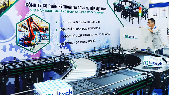 Dây chuyền tự động của Công ty cổ phần Công nghệ và Đầu tư INTECH. Ảnh: BẮC SƠN