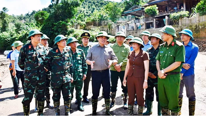 Phó Thủ tướng Trần Lưu Quang chỉ đạo khắc phục hậu quả lũ quét tại Mường Pồn.