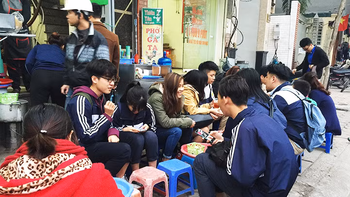 Phí cho thuê vỉa hè