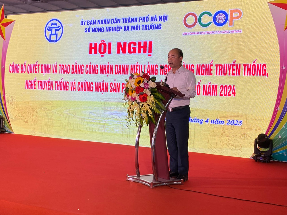Ông Nguyễn Đình Hoa, Phó Giám đốc Sở Nông nghiệp và Môi trường Hà Nội phát biểu tại hội nghị. Ông Nguyễn Đình Hoa, Phó Giám đốc Sở Nông nghiệp và Môi trường Hà Nội phát biểu tại hội nghị.