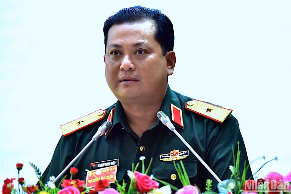 Thiếu tướng Chiêm Thống Nhất, Phó Tư lệnh, Tham mưu trưởng Quân khu 9 phát biểu khai mạc diễn tập khu vực phòng thủ tỉnh Cà Mau.