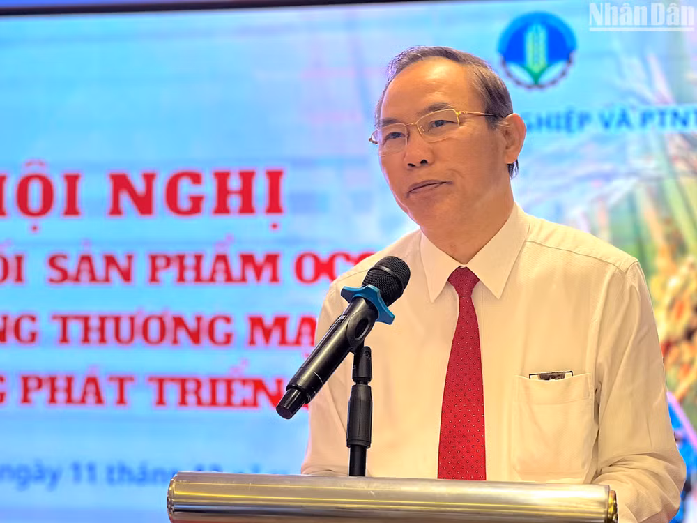 Thứ trưởng Nông nghiệp và Phát triển nông thôn Phùng Đức Tiến phát biểu tại Hội nghị Kết nối sản phẩm OCOP với các hệ thống thương mại vùng đồng bằng sông Cửu Long.