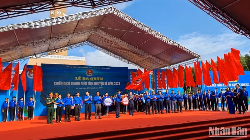 Nghi thức phát động Chiến dịch Thanh niên tình nguyện hè 2023 tại cực nam Tổ quốc vào sáng 27/5.