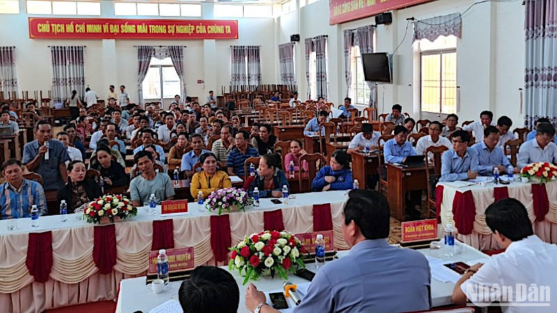 Cuộc họp của lãnh đạo tỉnh Cà Mau và cấp ủy, chính quyền huyện U Minh với người dân địa phương nhằm tháo gỡ khó khăn liên quan tuyến đường U Minh-Khánh Hội.