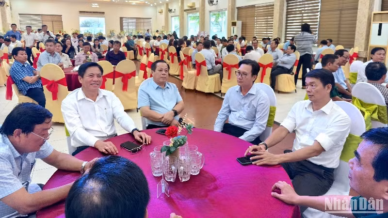 Đông đảo phóng viên, báo chí có hoạt động tác nghiệp trên địa bàn tỉnh Cà Mau tề tựu về tham dự buổi họp mặt.