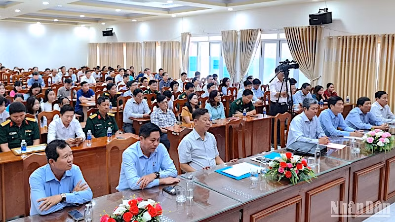 Ban Chỉ đạo 35 Tỉnh ủy Cà Mau tổ chức hội nghị tổng kết Cuộc thi chính luận về bảo vệ nền tảng tư tưởng của Đảng năm 2023 tại Cà Mau.