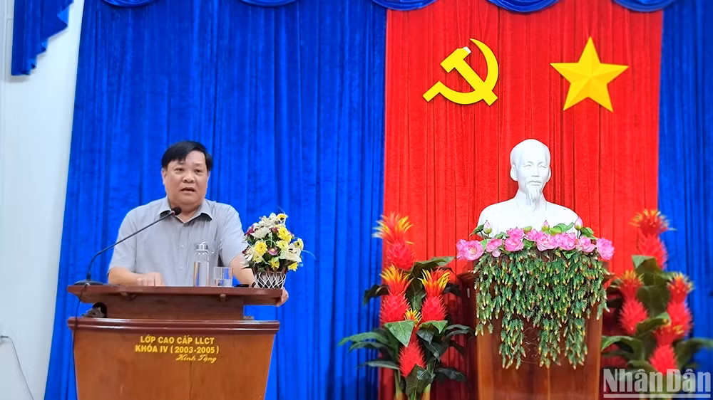 Phó Bí thư Thường trực Tỉnh uỷ Cà Mau Phạm Thành Ngại phát biểu đánh giá về Cuộc thi chính luận bảo vệ nền tảng tư tưởng của Đảng năm 2023 tại Cà Mau vào chiều 15/11.