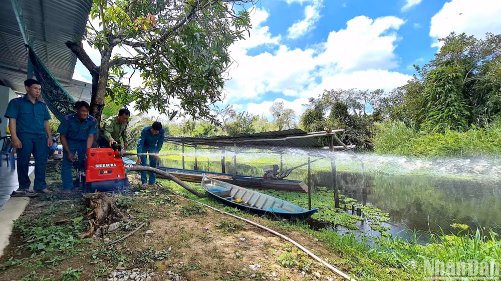 Các trạm, chốt giữ rừng tại Cà Mau tăng cường vận hành máy móc, thiết bị nhằm sẳn sàng cho tình huống xấu trong mùa khô.