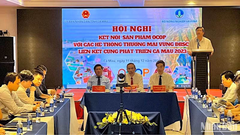 Hội nghị Kết nối sản phẩm OCOP với các hệ thống thương mại vùng đồng bằng sông Cửu Long vào sáng 11/12.