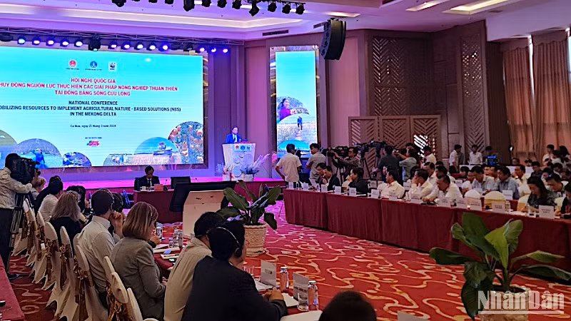 Quang cảnh Hội nghị quốc gia về huy động nguồn lực thực hiện các giải pháp nông nghiệp thuận thiên tại đồng bằng sông Cửu Long.