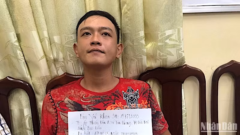 Đối tượng Bùi Vũ Khoa bị Công an tỉnh Cà Mau khởi tố để điều tra về 2 hành vi: giết người và cướp tài sản.