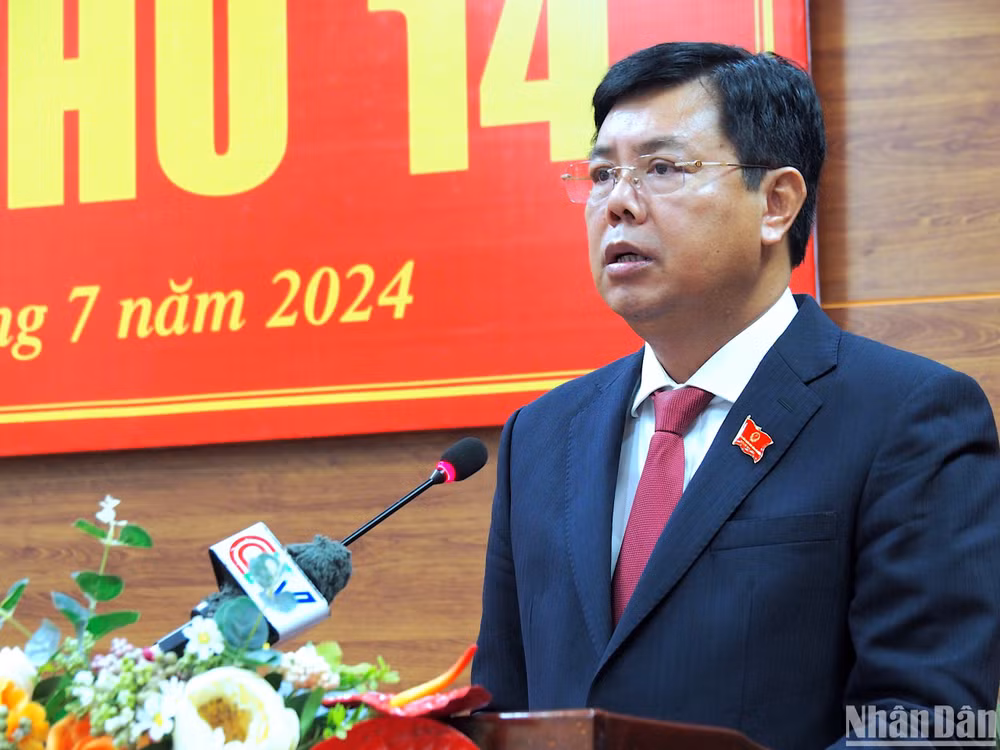 Uỷ viên Trung ương Đảng, Bí thư Tỉnh uỷ, Chủ tịch Hội đồng nhân dân tỉnh Cà Mau Nguyễn Tiến Hải phát biểu tại phiên khai mạc.