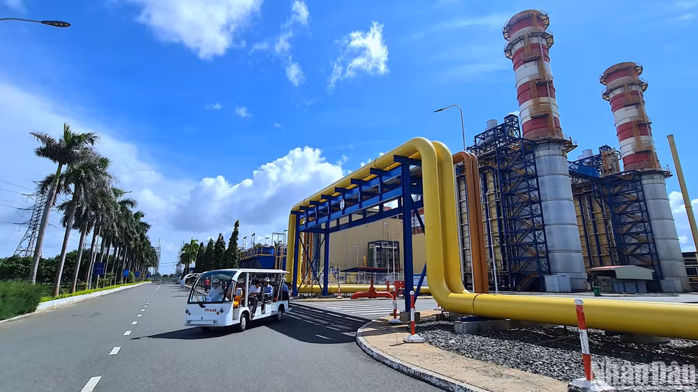 Một góc Cụm công nghiệp Khí-Điện-Đạm Cà Mau tại xã Khánh An (huyện U Minh, tỉnh Cà Mau).