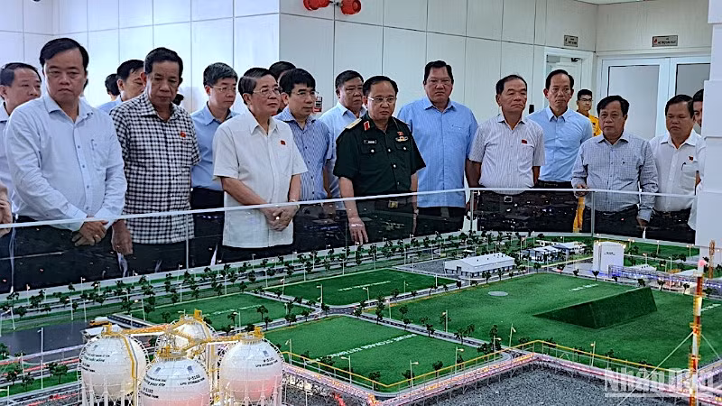 Phó Chủ tịch Quốc hội Nguyễn Đức Hải giám sát chuyên đề tại Công ty khí Cà Mau.