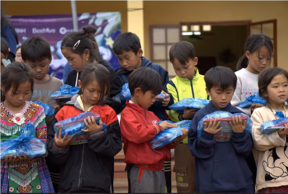 Các em nhỏ điểm trường bản Khò Hồng