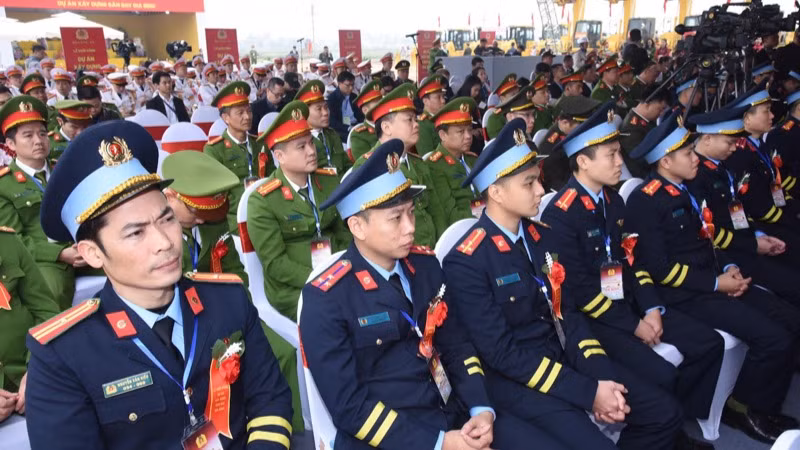 Các đại biểu tham dự buổi lễ. (Ảnh: Trần Hải)