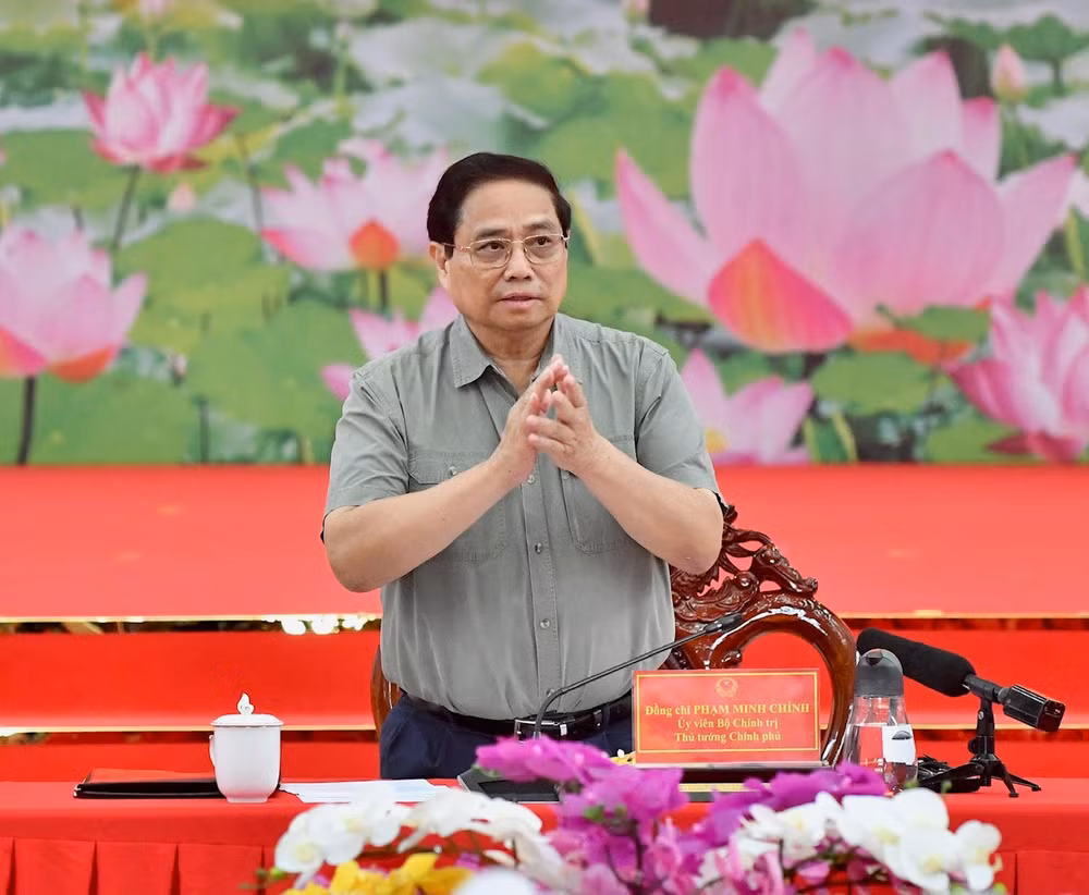 Thủ tướng Phạm Minh Chính chủ trì cuộc làm việc với các bộ, ngành, địa phương tháo gỡ khó khăn, thúc đẩy phát triển hạ tầng giao thông Đồng bằng sông Cửu Long (Ảnh: Thanh Giang).