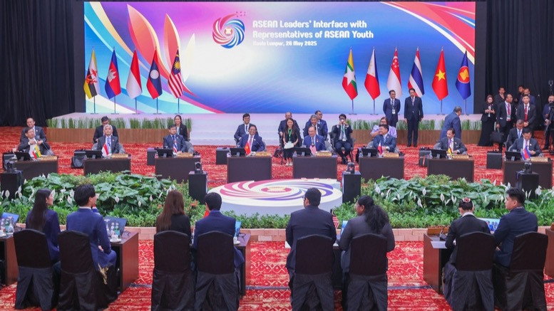 Thủ tướng Phạm Minh Chính cùng lãnh đạo các nước ASEAN tham dự phiên đối thoại với Thanh niên ASEAN. Thủ tướng Phạm Minh Chính cùng lãnh đạo các nước ASEAN tham dự phiên đối thoại với Thanh niên ASEAN.