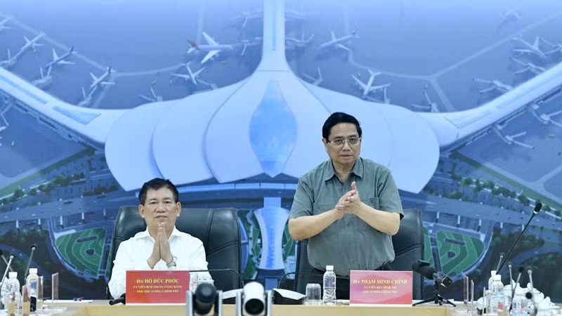 Thủ tướng Phạm Minh Chính chủ trì cuộc họp với các bộ, ngành, đơn vị bàn giải pháp bảo đảm tiến độ xây dựng Cảng hàng không quốc tế Long Thành.