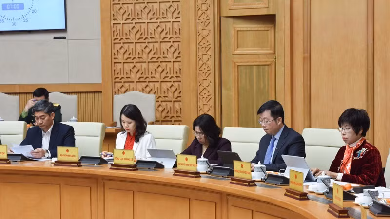 Đại diện lãnh đạo một số cơ quan trực thuộc Chính phủ tham dự cuộc họp. (Ảnh: THANH GIANG)