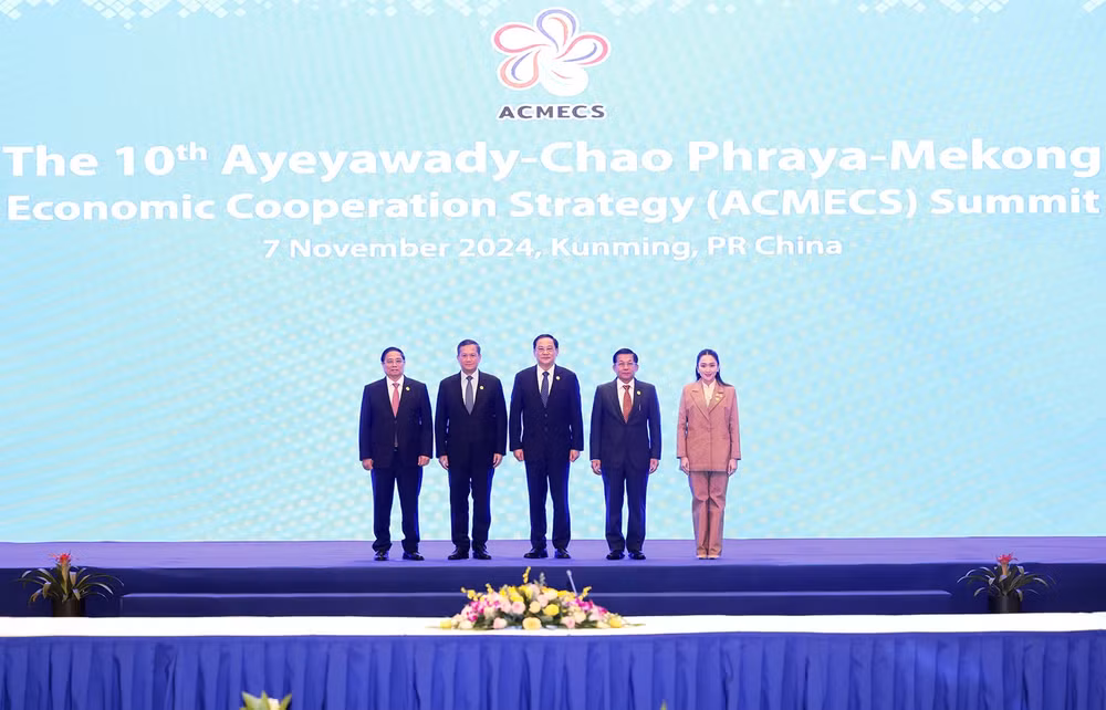 Thủ tướng Phạm Minh Chính và các nhà Lãnh đạo tham dự Hội nghị Cấp cao ACMECS 10 (Ảnh: Dương Giang/TTXVN)