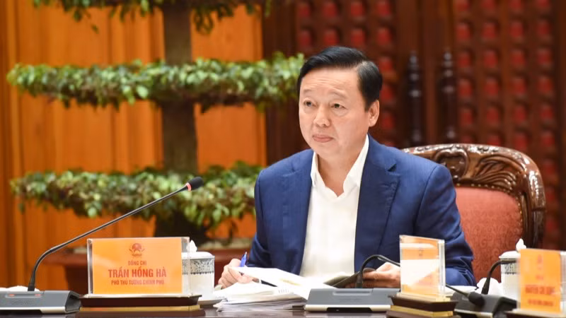 Phó Thủ tướng Trần Hồng Hà phát biểu ý kiến tại cuộc họp. (Ảnh: TRẦN HẢI)