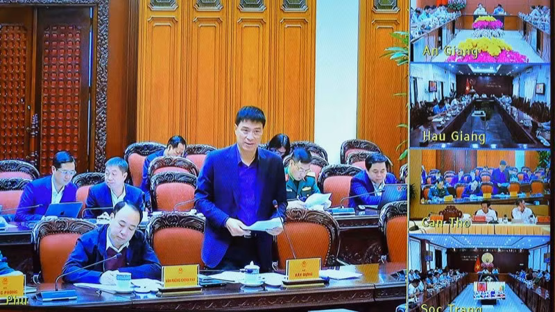 Cuộc họp được truyền trực tuyến tới 4 tỉnh, thành phố vùng Đồng bằng sông Cửu Long. (Ảnh: TRẦN HẢI)