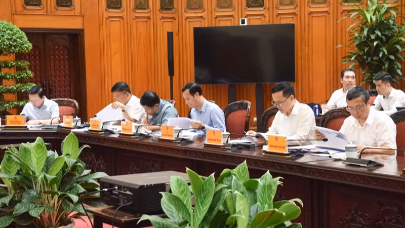 Các Phó Thủ tướng Chính phủ, đại biểu tham dự cuộc họp. (Ảnh: TRẦN HẢI).