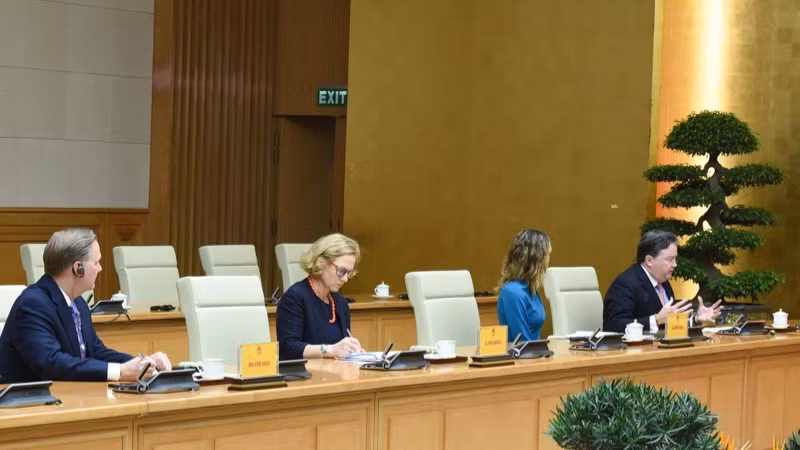 Lãnh đạo Đại sứ quán Hoa Kỳ tại Việt Nam tham dự buổi tiếp (Ảnh: TRẦN HẢI).