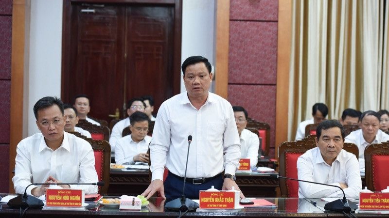 Bí thư Tỉnh uỷ Thái Bình Nguyễn Đức Thận phát biểu ý kiến tại cuộc làm việc. (Ảnh: TRẦN HẢI) Bí thư Tỉnh uỷ Thái Bình Nguyễn Đức Thận phát biểu ý kiến tại cuộc làm việc. (Ảnh: TRẦN HẢI)