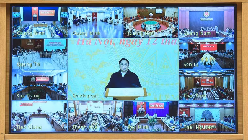 Phiên họp được truyền trực tuyến tới Uỷ ban nhân dân các tỉnh, thành phố trực thuộc Trung ương và và khoảng 8.600 điểm cầu các huyện, xã trên cả nước.