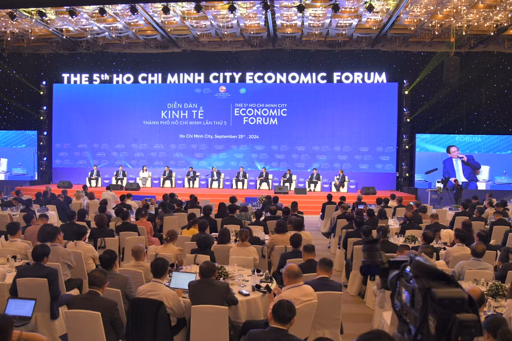 Quang cảnh Phiên đối thoại chính sách trong khuôn khổ Diễn đàn Kinh tế Thành phố Hồ Chí Minh lần thứ 5. (Ảnh: THANH GIANG)