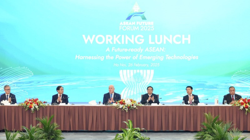 Thủ tướng Phạm Minh Chính chủ trì Toạ đàm ăn trưa làm việc. (Ảnh: TRẦN HẢI)