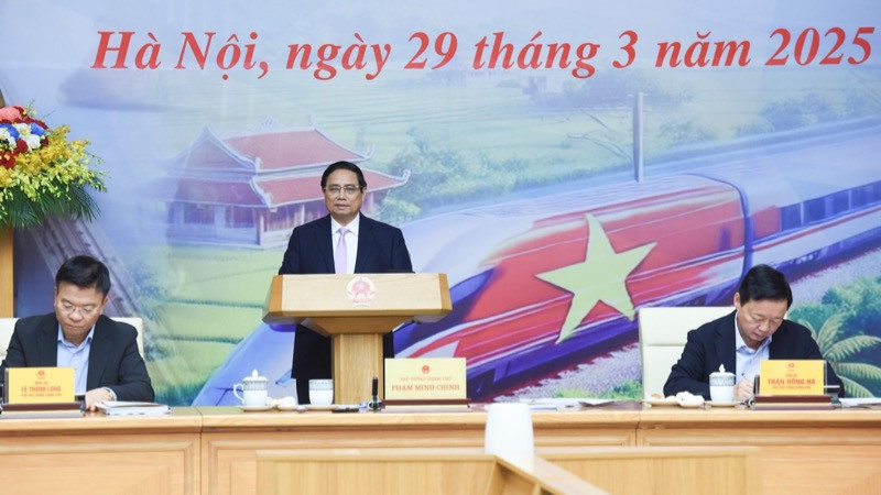 Thủ tướng Phạm Minh Chính chủ trì cuộc họp. (Ảnh: TRẦN HẢI)