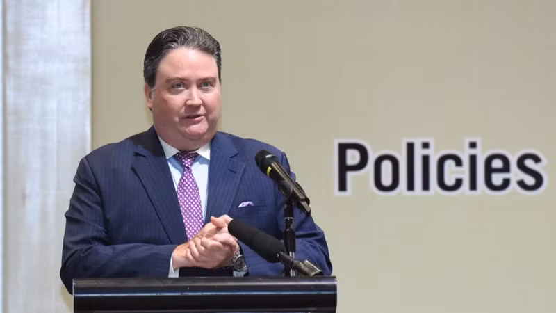 Đại sứ Hoa Kỳ tại Việt Nam Marc Knapper phát biểu ý kiến tại Hội nghị. (Ảnh: Trần Hải)