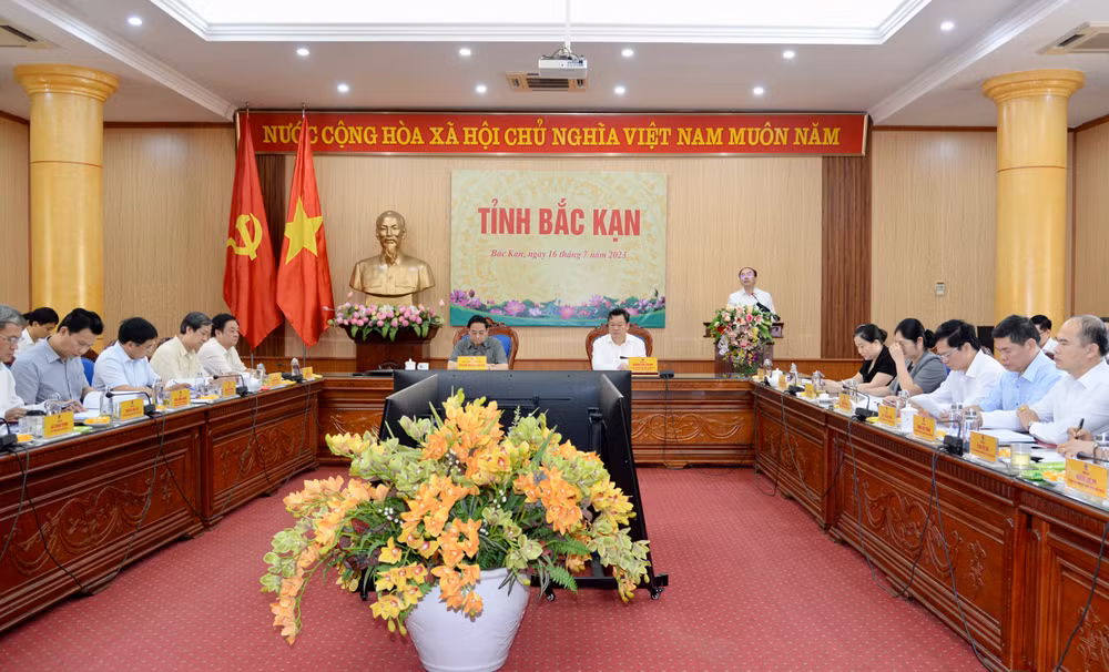 Quang cảnh buổi làm việc.