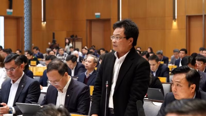 Chủ tịch Hội đồng thành viên Tổng Công ty Đường sắt Việt Nam Đặng Sỹ Mạnh phát biểu ý kiến tại Hội nghị. (Ảnh: ĐÌNH HẢI/VGP)