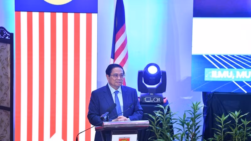 Thủ tướng Phạm Minh Chính phát biểu chính sách tại Đại học Quốc gia Malaysia. (Ảnh THANH GIANG)