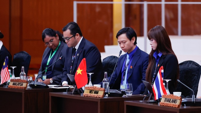 Đại diện thanh niên VIệt Nam dự phiên đối thoại với Thanh niên ASEAN. Đại diện thanh niên VIệt Nam dự phiên đối thoại với Thanh niên ASEAN.