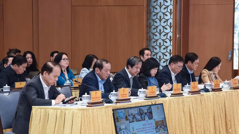 Các đồng chí lãnh đạo tham dự Hội nghị. (Ảnh: TRẦN HẢI)