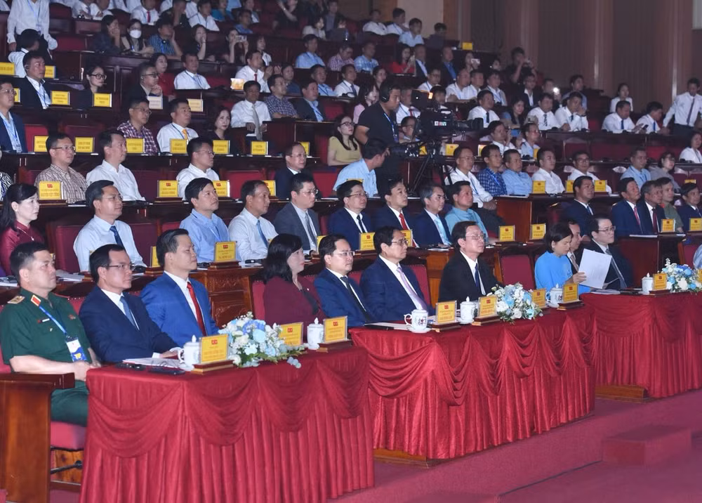 Thủ tướng Phạm Minh Chính và các đại biểu tham dự Hội nghị công bố Quy hoạch và Xúc tiến đầu tư tỉnh Bắc Ninh năm 2024. (Ảnh: Trần Hải)