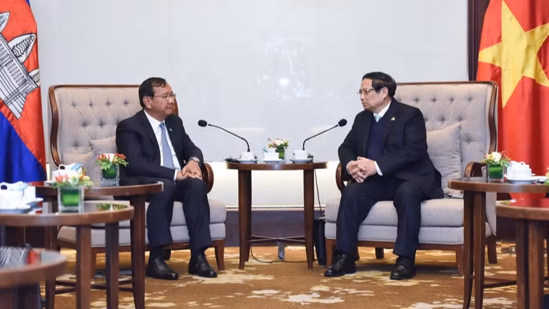 Thủ tướng Chính phủ Phạm Minh Chính tiếp Phó Thủ tướng, Bộ trưởng Ngoại giao và Hợp tác quốc tế Campuchia Prak Sokhonn (Ảnh: TRẦN HẢI).