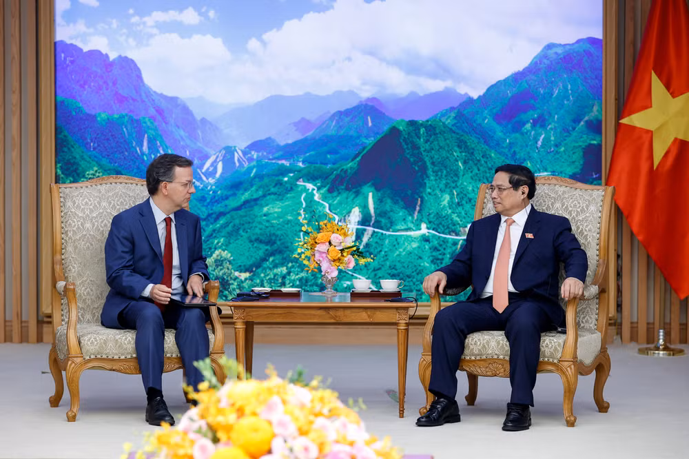 Thủ tướng Phạm Minh Chính tiếp Trưởng đoàn Điều IV IMF Paulo Medas. (Ảnh: Trần Hải)