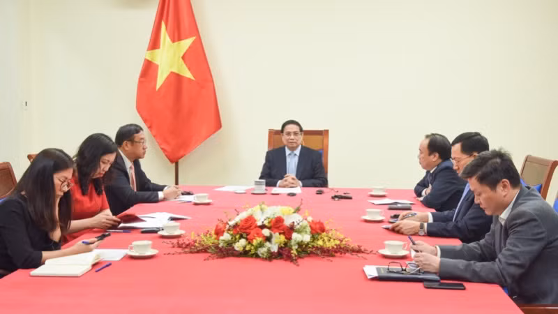 Quang cảnh cuộc điện đàm (Ảnh: TRẦN HẢI).