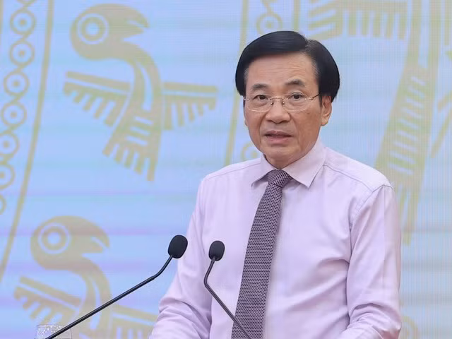 Bộ trưởng, Chủ nhiệm Văn phòng Chính phủ Trần Văn Sơn, Người phát ngôn của Chính phủ, chủ trì họp báo Chính phủ thường kỳ tháng 10/2024. Ảnh: VGP/Nhật Bắc Bộ trưởng, Chủ nhiệm Văn phòng Chính phủ Trần Văn Sơn, Người phát ngôn của Chính phủ, chủ trì họp báo Chính phủ thường kỳ tháng 10/2024. Ảnh: VGP/Nhật Bắc