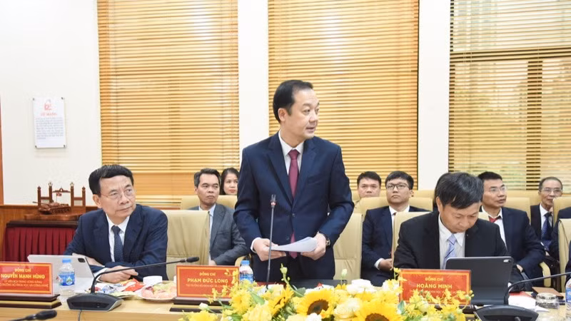 Lãnh đạo Bộ Khoa học và Công nghệ phát biểu ý kiến tại buổi làm việc. (Ảnh: TRẦN HẢI)