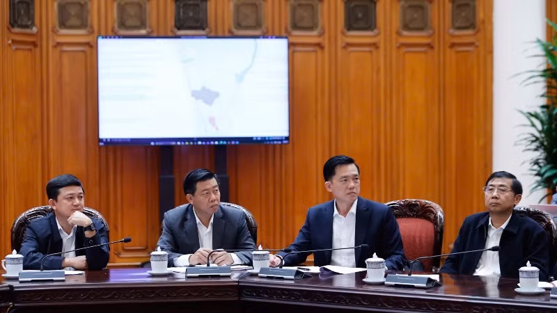 Các đại biểu tham dự cuộc họp. (Ảnh: TRẦN HẢI)